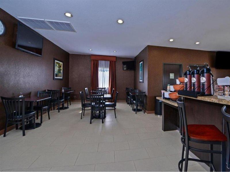 Americas Best Value Inn & Suites Cuero Exterior photo