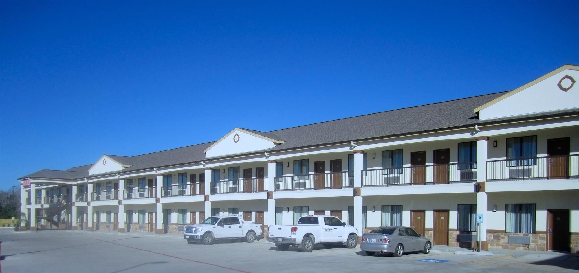Americas Best Value Inn & Suites Cuero Exterior photo