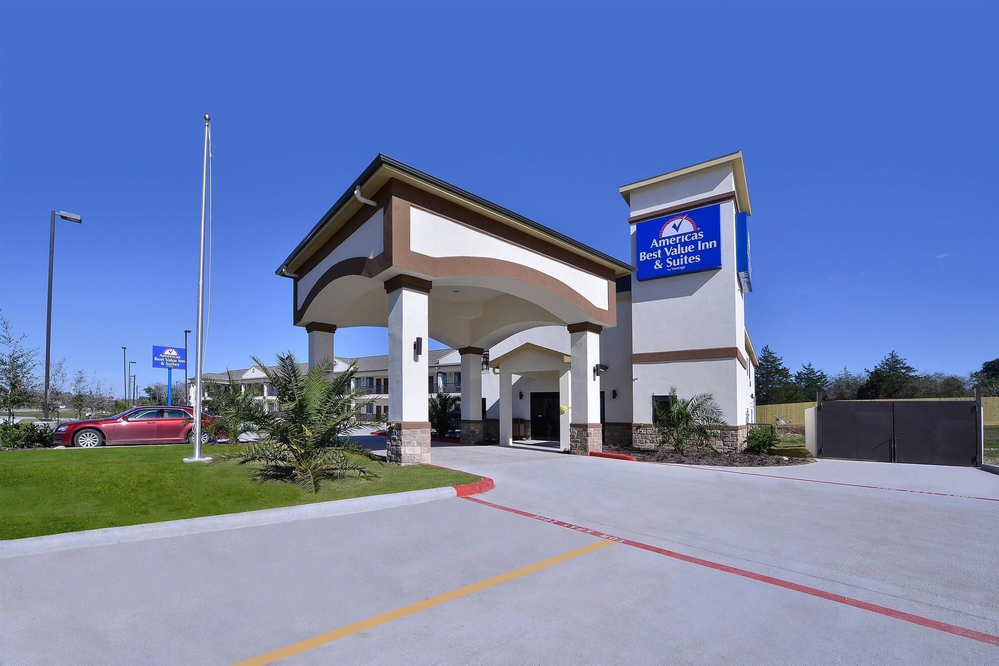 Americas Best Value Inn & Suites Cuero Exterior photo
