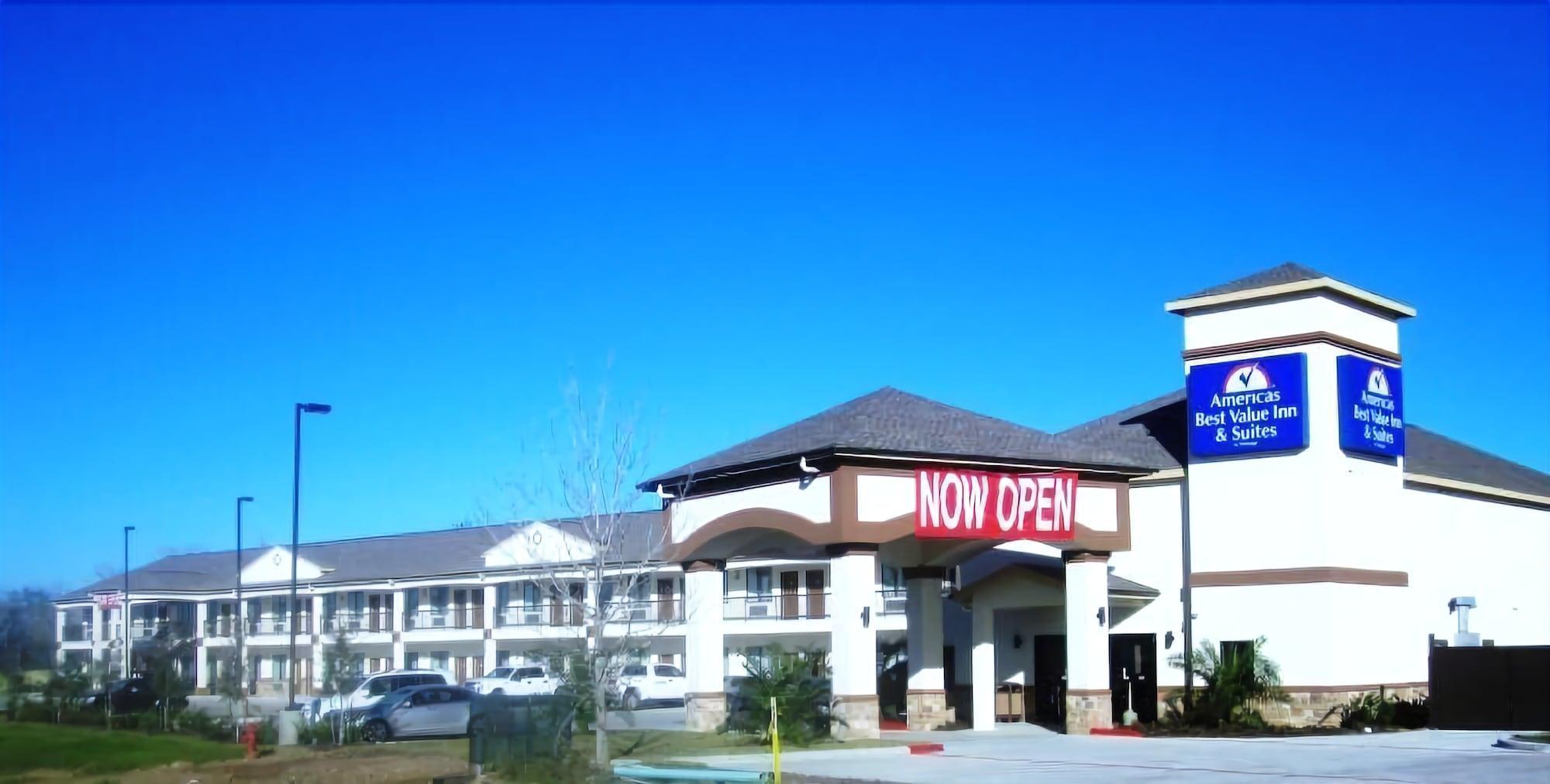 Americas Best Value Inn & Suites Cuero Exterior photo