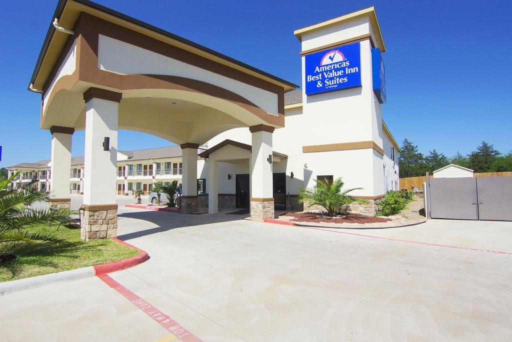 Americas Best Value Inn & Suites Cuero Exterior photo